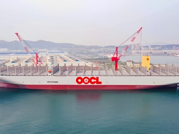 OOCL Recibe El Piraeus Nuevo Portacontenedor Megamax De 24 188 TEUs