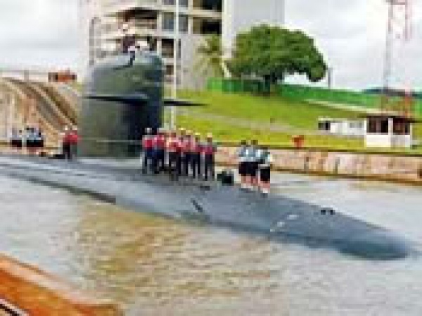 Submarino chileno cruza Canal de Panamá MundoMaritimo