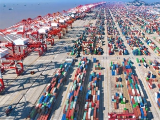Shanghái iniciará proceso de reapertura el 1 de junio y su puerto contabiliza más de 260 mil TEUs acumulados