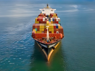 2026: Demanda de carga contenerizada crecería moderadamente, mientras que la capacidad seguiría expandiéndose