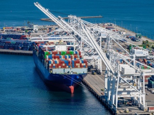 Tarifas spot profundizan su caída debido al exceso de capacidad y a la débil demanda