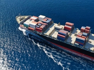 Alza en cancelaciones de itinerarios enciende alertas por eventual ajuste estructural de capacidad en las principales rutas globales 