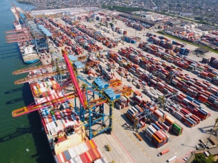 Navieras anuncian alzas de fletes hacia Latinoamérica aunque en las principales rutas globales apuntan a la baja